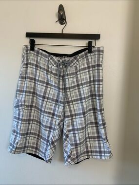 Men's Gotcha NWOT Plaid Hybrid Swim  Shorts in Gray and White